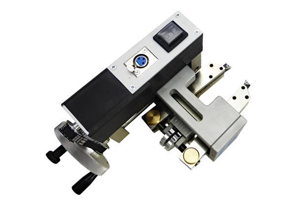 Máy tiện láng đĩa phanh trên xe TD 302