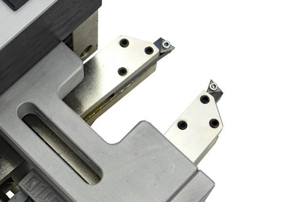 Máy tiện láng đĩa phanh trên xe TD 302