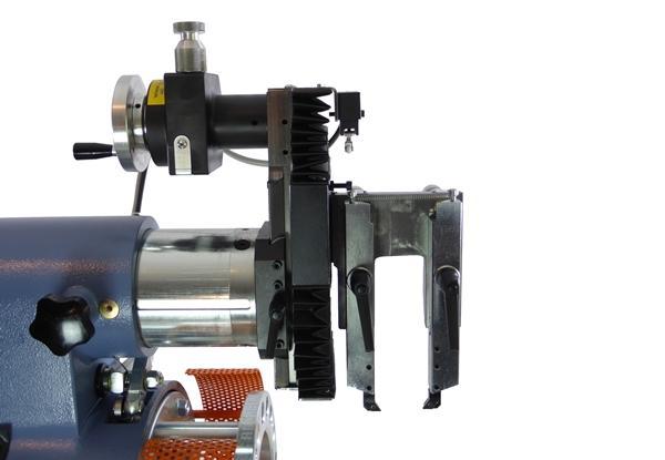Máy tiện láng đĩa phanh trên xe TD 502